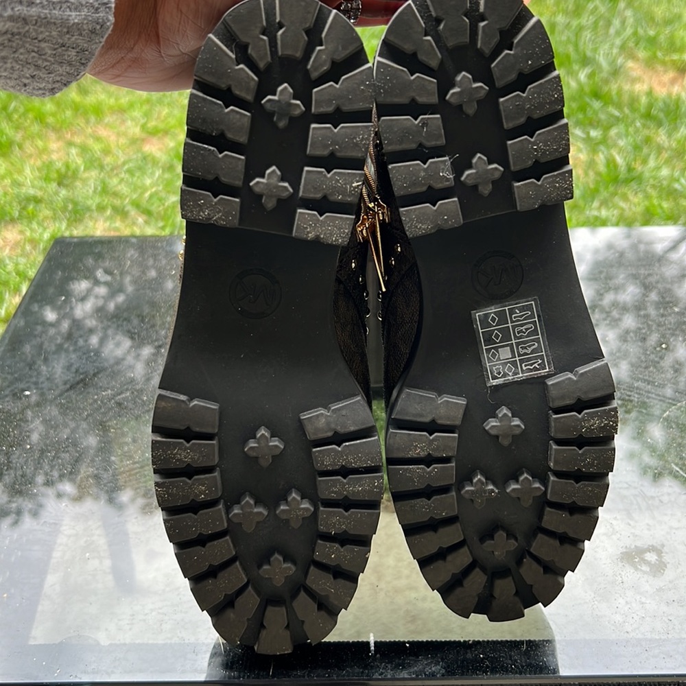 Brand new boots only worn once - Picture 5 of 5